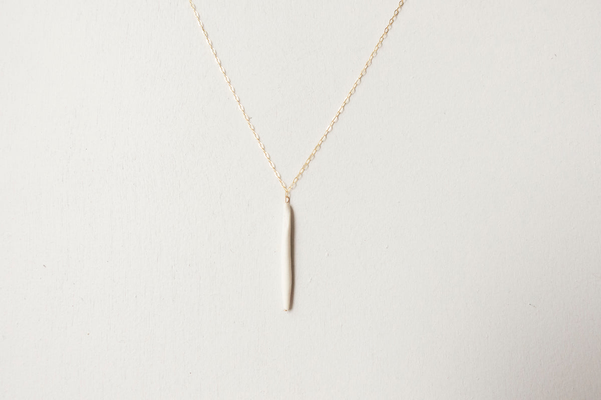 Single quill necklace white – Reiko Yamamoto Studio