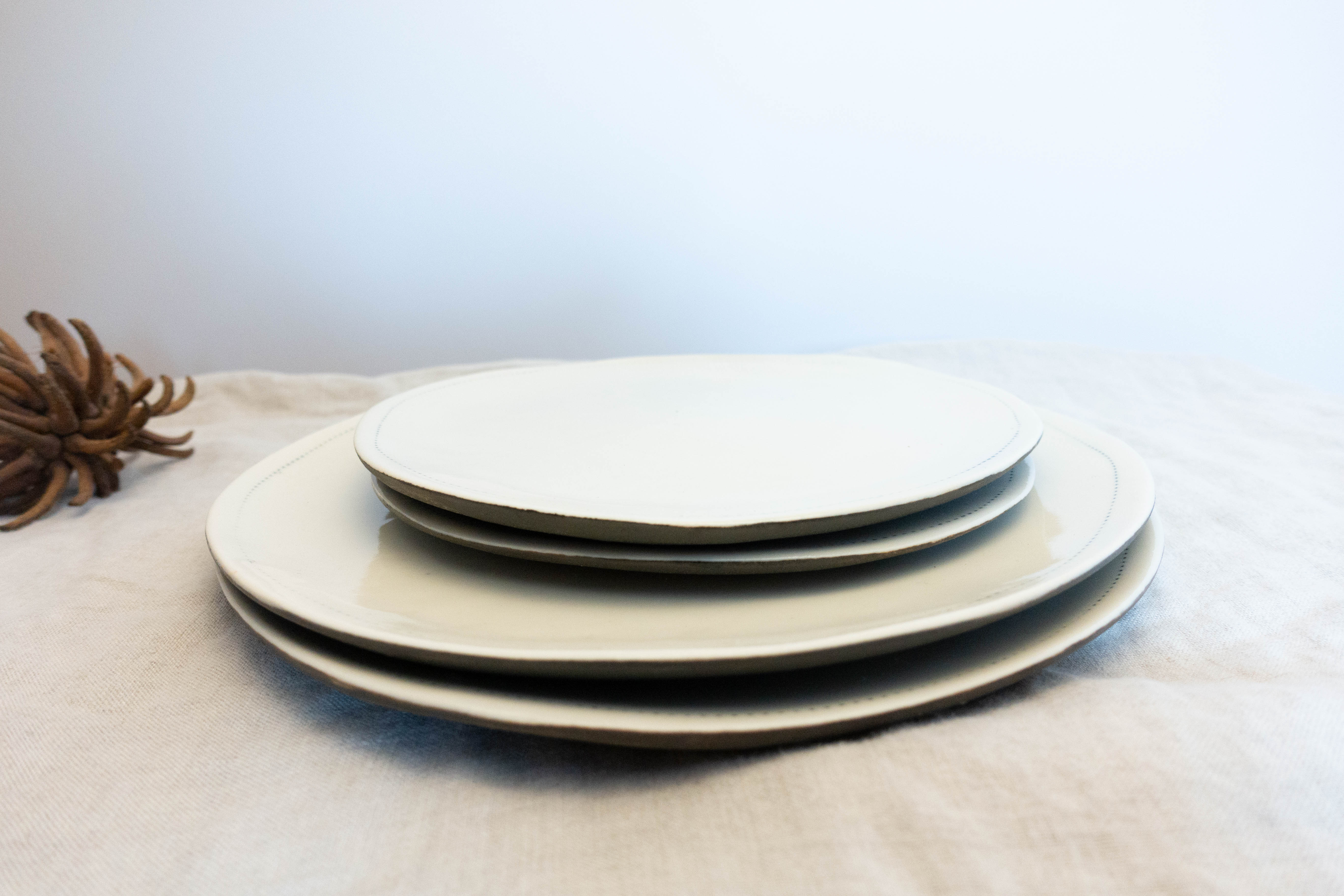 Dot flat dinnerware