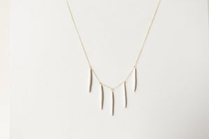 Quill necklace white