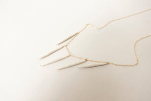 Quill necklace white