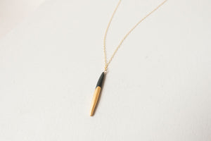 Single quill necklace black & gold